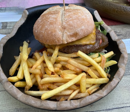 Hamburguesa con patatas fritas